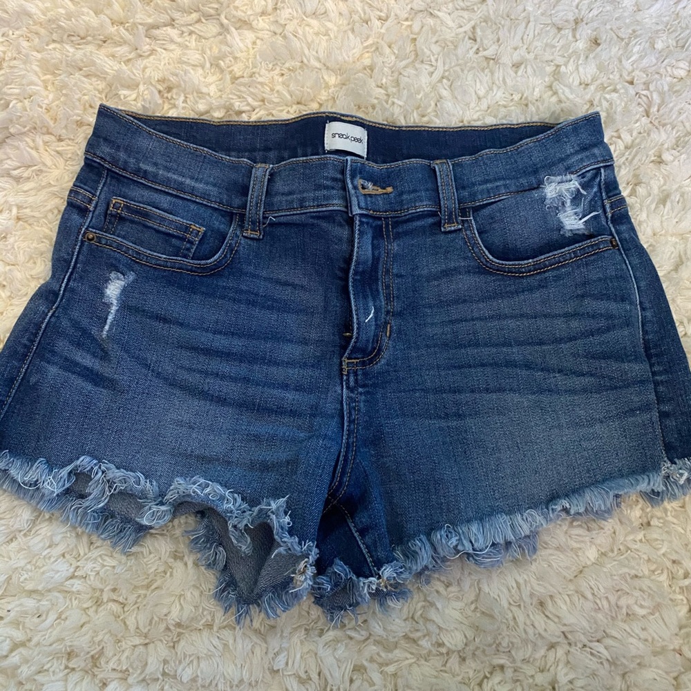 Sneak Peak MidRise Jean Shorts Size M
